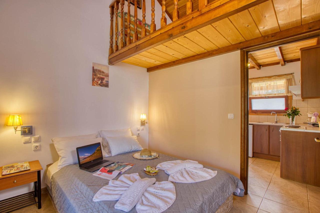 Christinas Lofts Apartment Ágios Matthaíos Екстериор снимка