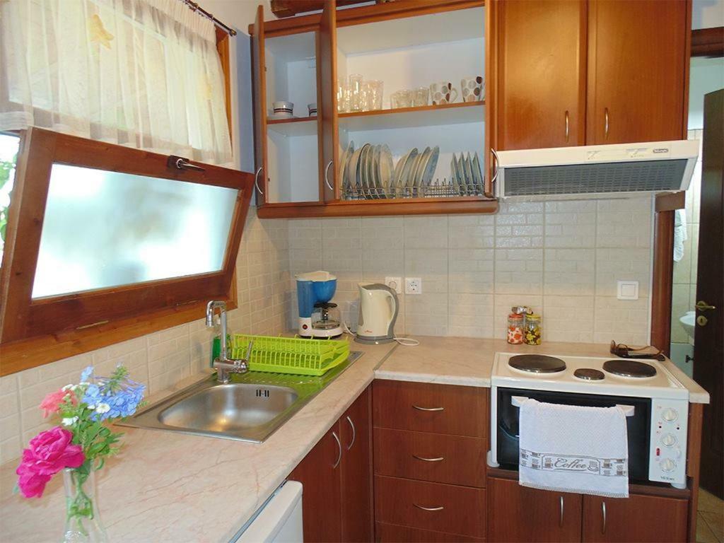 Christinas Lofts Apartment Ágios Matthaíos Екстериор снимка