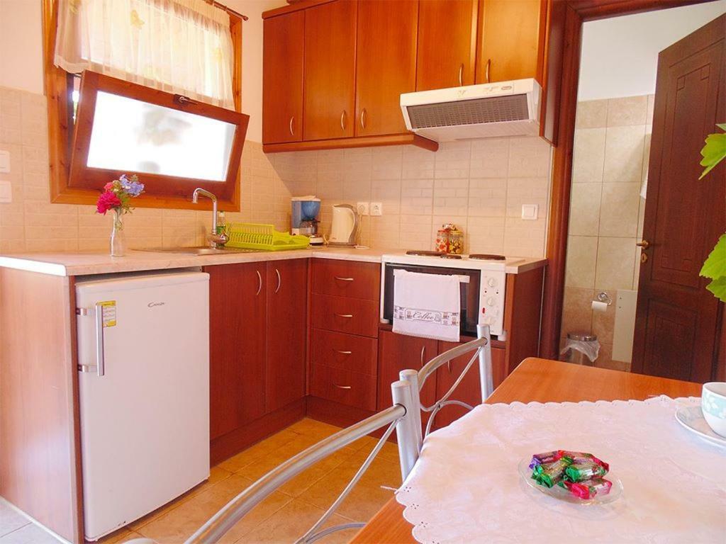 Christinas Lofts Apartment Ágios Matthaíos Екстериор снимка